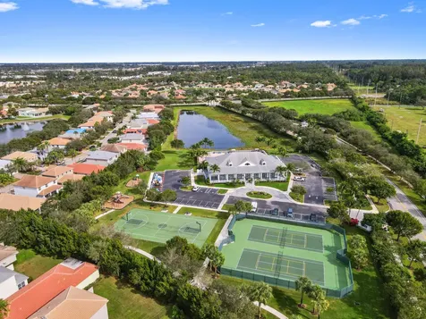 8639 Tally Ho Lane Royal Palm Beach FL 33411