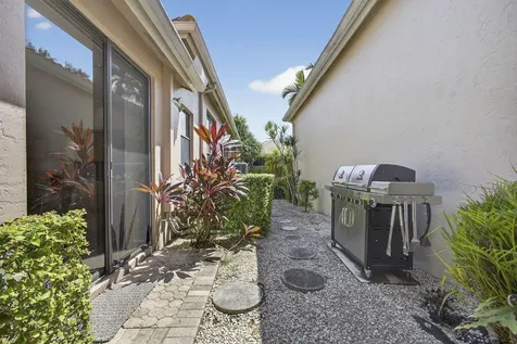 4548 Barclay Fair Way Lake Worth FL 33449