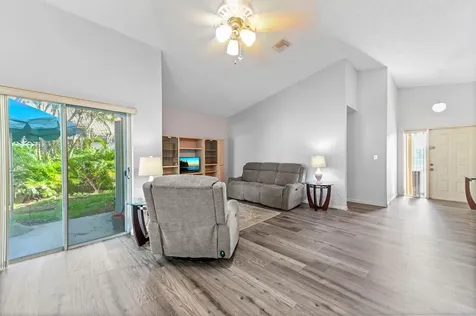 3325 Nw 79th Way Davie FL 33024