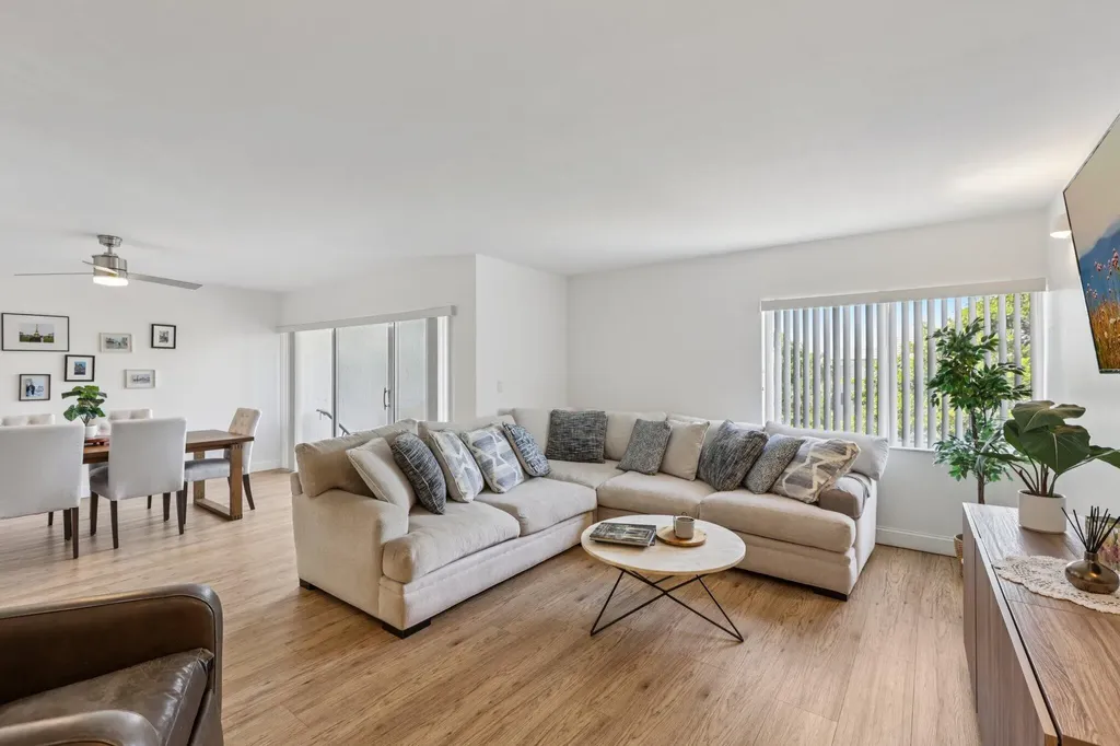 721 N Pine Island Plantation FL 33324