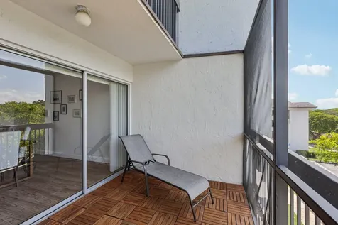 721 N Pine Island Plantation FL 33324
