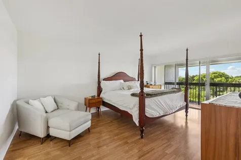 721 N Pine Island Plantation FL 33324