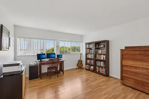 721 N Pine Island Plantation FL 33324