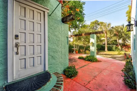 121 S B Street Lake Worth Beach FL 33460