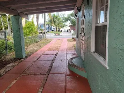 121 S B Street Lake Worth Beach FL 33460