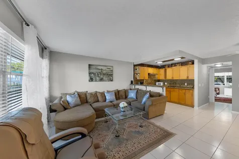 5 Newport A Deerfield Beach FL 33442