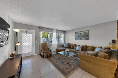 5 Newport A Deerfield Beach FL 33442