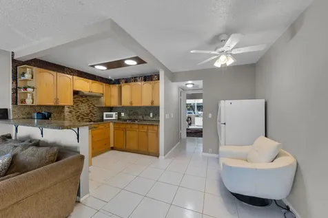 5 Newport A Deerfield Beach FL 33442