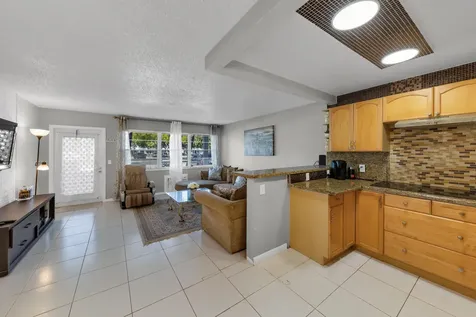 5 Newport A Deerfield Beach FL 33442