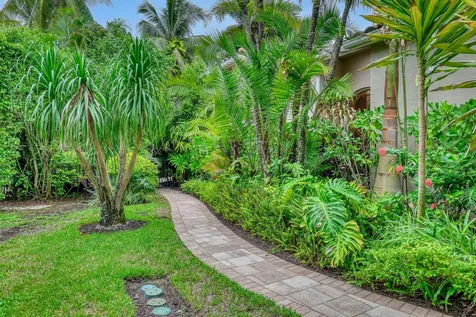 105 Remo Place Palm Beach Gardens FL 33418
