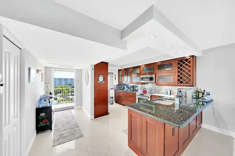 2940 N Course Drive Pompano Beach FL 33069