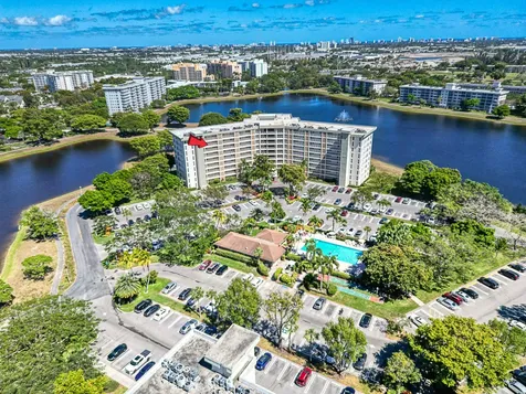 2940 N Course Drive Pompano Beach FL 33069