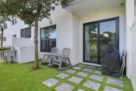 1010 Willow Place Riviera Beach FL 33410