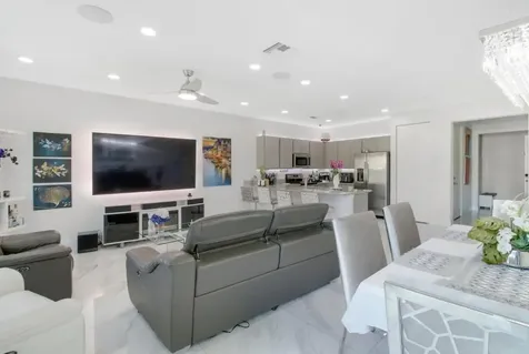 1010 Willow Place Riviera Beach FL 33410