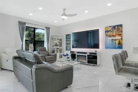 1010 Willow Place Riviera Beach FL 33410