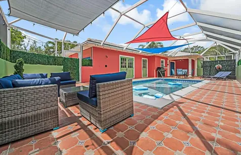 532 N Palmway Lake Worth Beach FL 33460