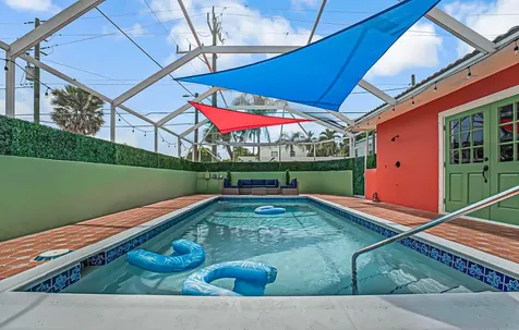 532 N Palmway Lake Worth Beach FL 33460
