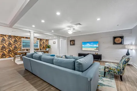 532 N Palmway Lake Worth Beach FL 33460