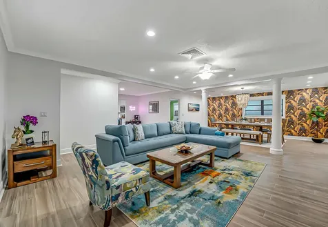 532 N Palmway Lake Worth Beach FL 33460