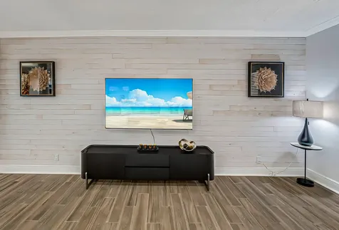 532 N Palmway Lake Worth Beach FL 33460