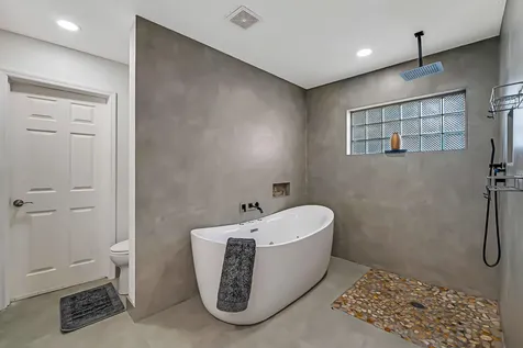 532 N Palmway Lake Worth Beach FL 33460
