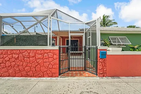 532 N Palmway Lake Worth Beach FL 33460