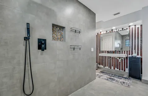 532 N Palmway Lake Worth Beach FL 33460