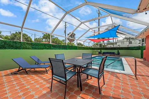 532 N Palmway Lake Worth Beach FL 33460