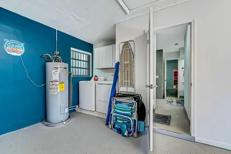 532 N Palmway Lake Worth Beach FL 33460
