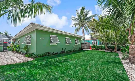 532 N Palmway Lake Worth Beach FL 33460