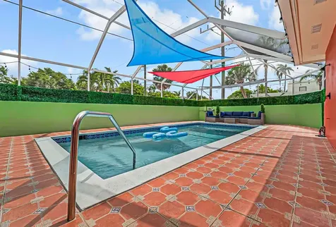 532 N Palmway Lake Worth Beach FL 33460