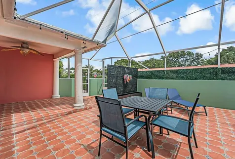 532 N Palmway Lake Worth Beach FL 33460