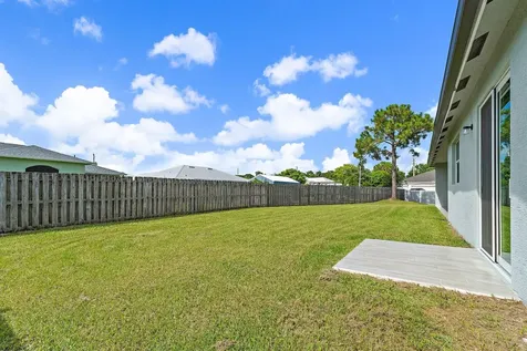 5515 Nw Downs Street Port Saint Lucie FL 34986
