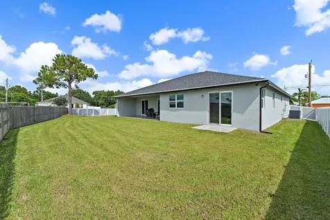 5515 Nw Downs Street Port Saint Lucie FL 34986
