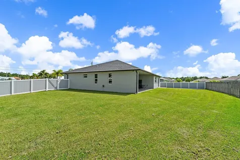 5515 Nw Downs Street Port Saint Lucie FL 34986