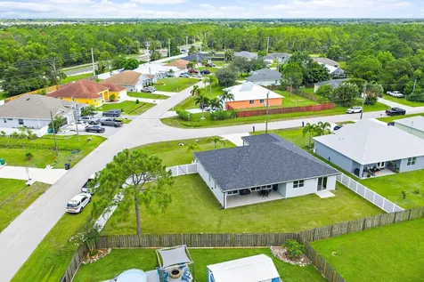 5515 Nw Downs Street Port Saint Lucie FL 34986