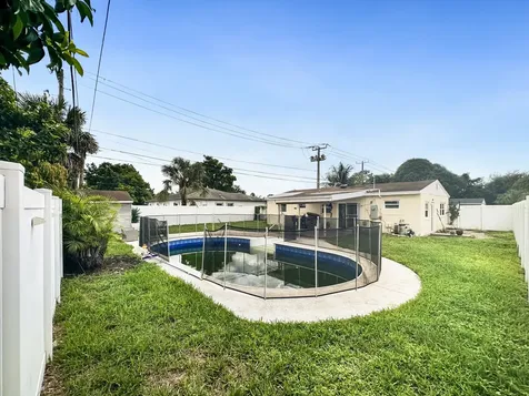 6231 Sw 15th Court North Lauderdale FL 33068