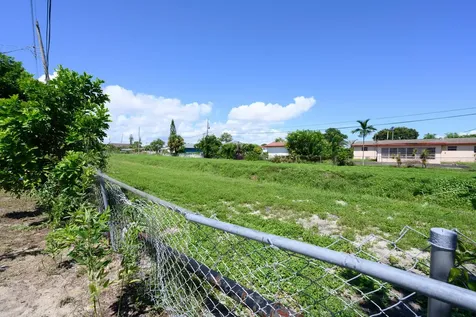 310 W 16th Way Riviera Beach FL 33404