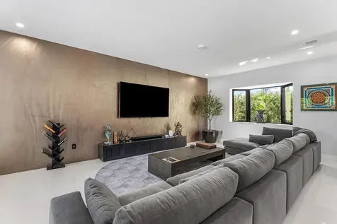 8387 Sawpine Road Delray Beach FL 33446