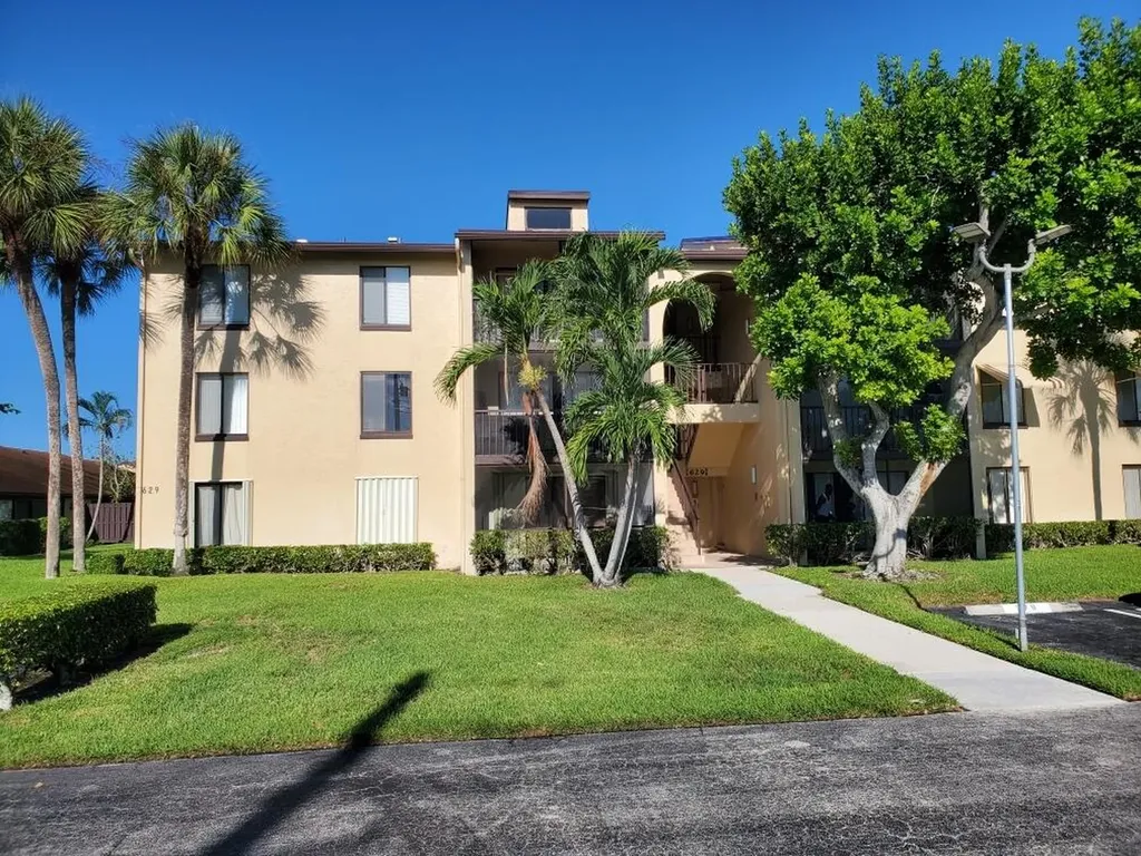 629 Sea Pine Way Greenacres FL 33415