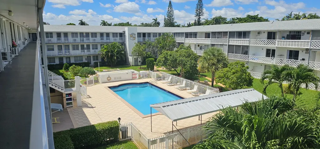 15610 Ne 6th Avenue Miami FL 33162