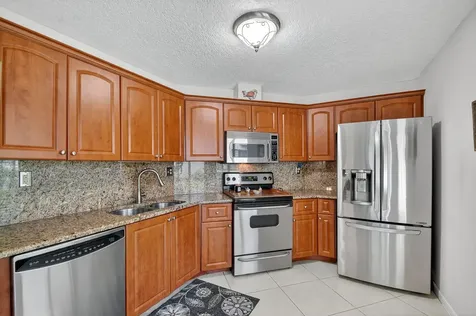 801 Harbour Pointe Way Greenacres FL 33413