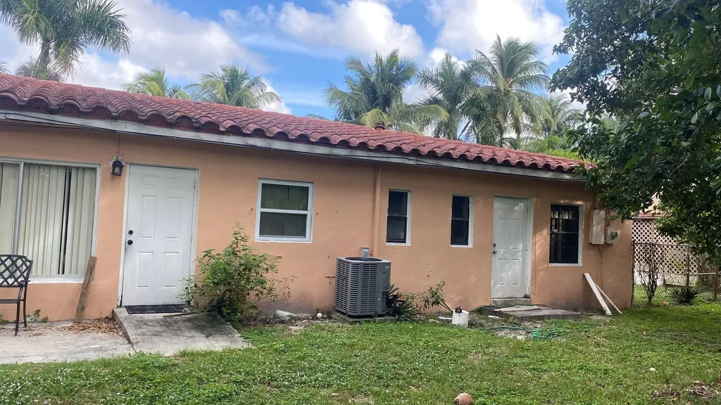 531 E Evanston Circle Fort Lauderdale FL 33312