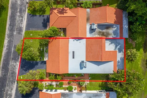 8008 Eastlake Drive Boca Raton FL 33433