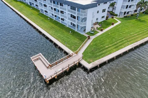 110 Shore Court North Palm Beach FL 33408