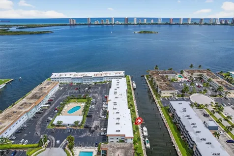 110 Shore Court North Palm Beach FL 33408