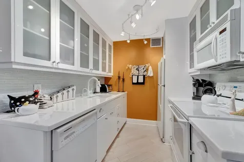2026 Cornwall B Boca Raton FL 33434