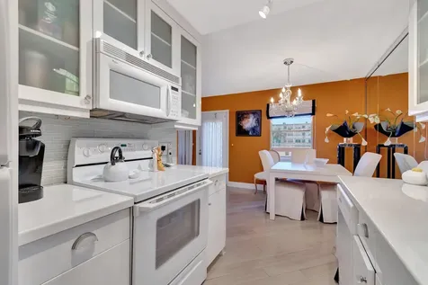 2026 Cornwall B Boca Raton FL 33434