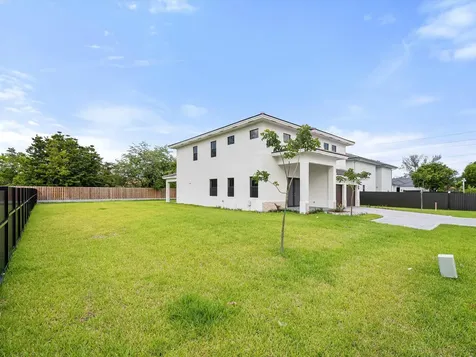 355 Sw 87th Avenue Miami FL 33144