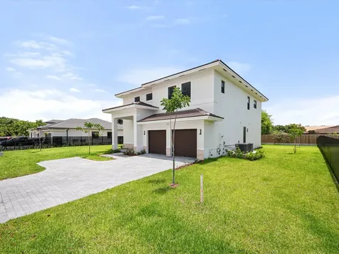 355 Sw 87th Avenue Miami FL 33144